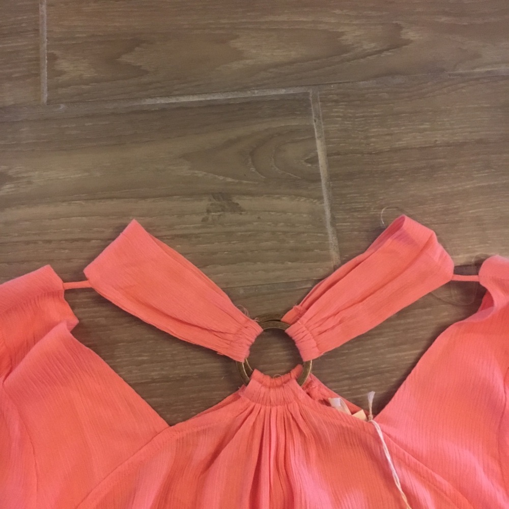 NWT! Ruffle Sleeve Top - Picture 3 of 4